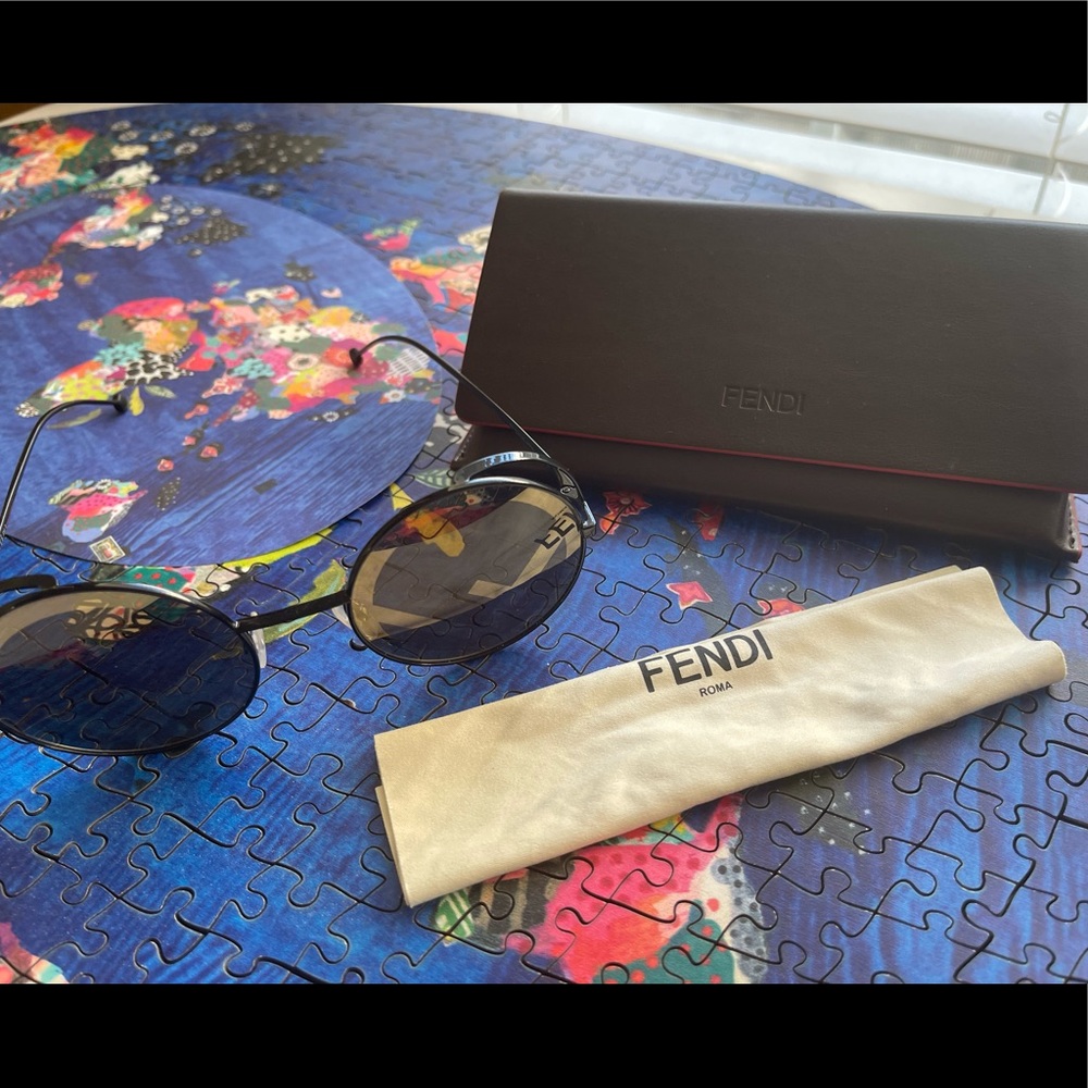 Fendi logo round sunglasses